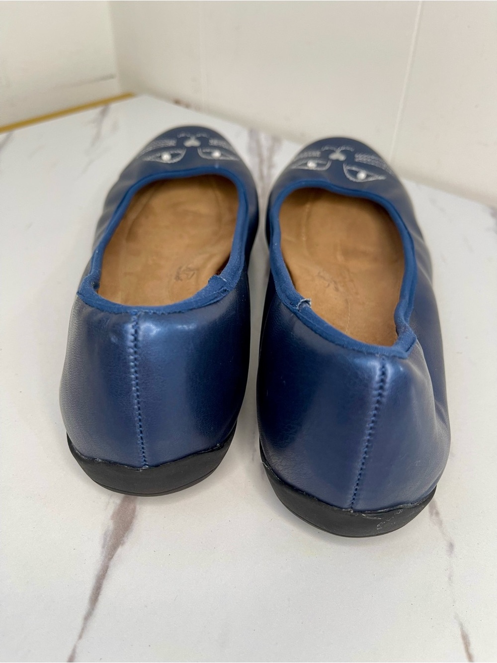 Soft Style Blue Ballet Flats with Silver Cat Face Size 8.5M - Picture 6 of 7